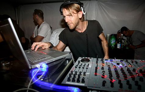 Richie Hawtin wonders Now where did that other 30 second loop go